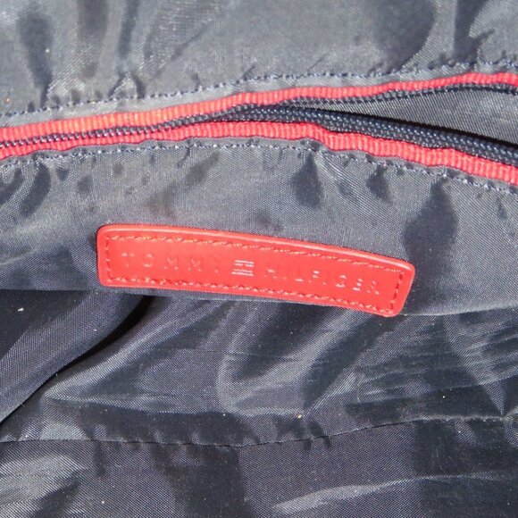 BOGO Tommy Hilfiger TH Logo Pebbled Leather Satchel built in wallet - Picture 11 of 16